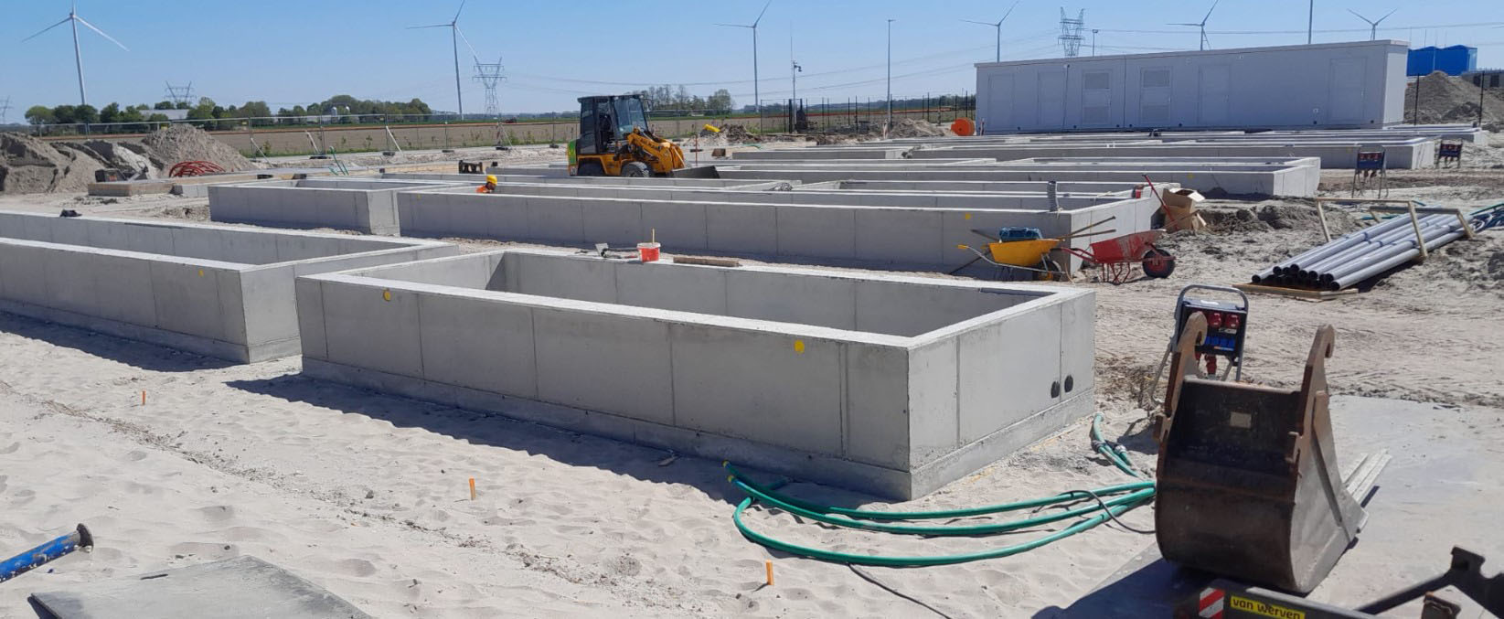 Fundering beton batterij-opstellingen energieopslaglocatie te Dronten